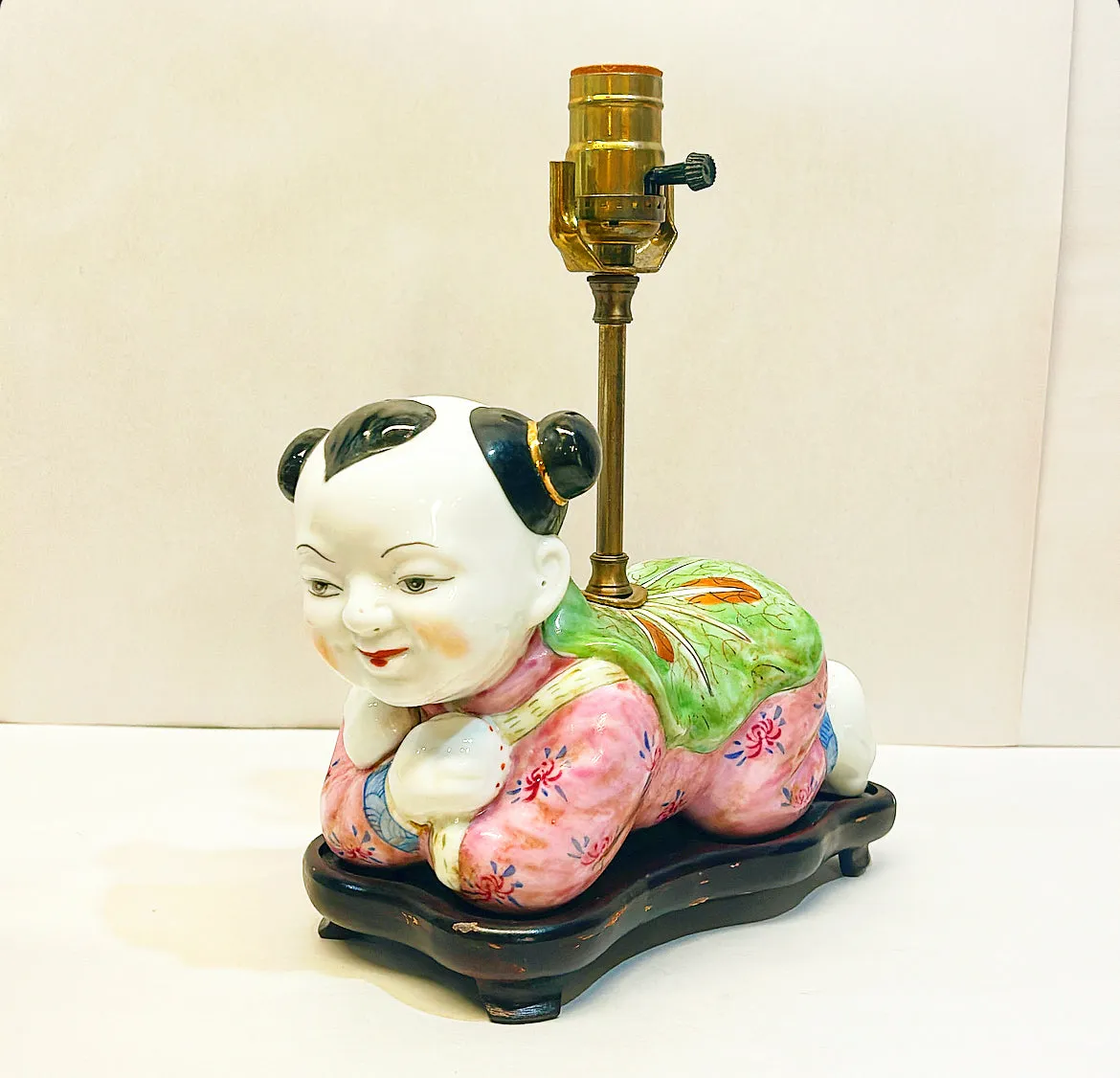 80s vintage chinoiserie style Asian baby lamp.