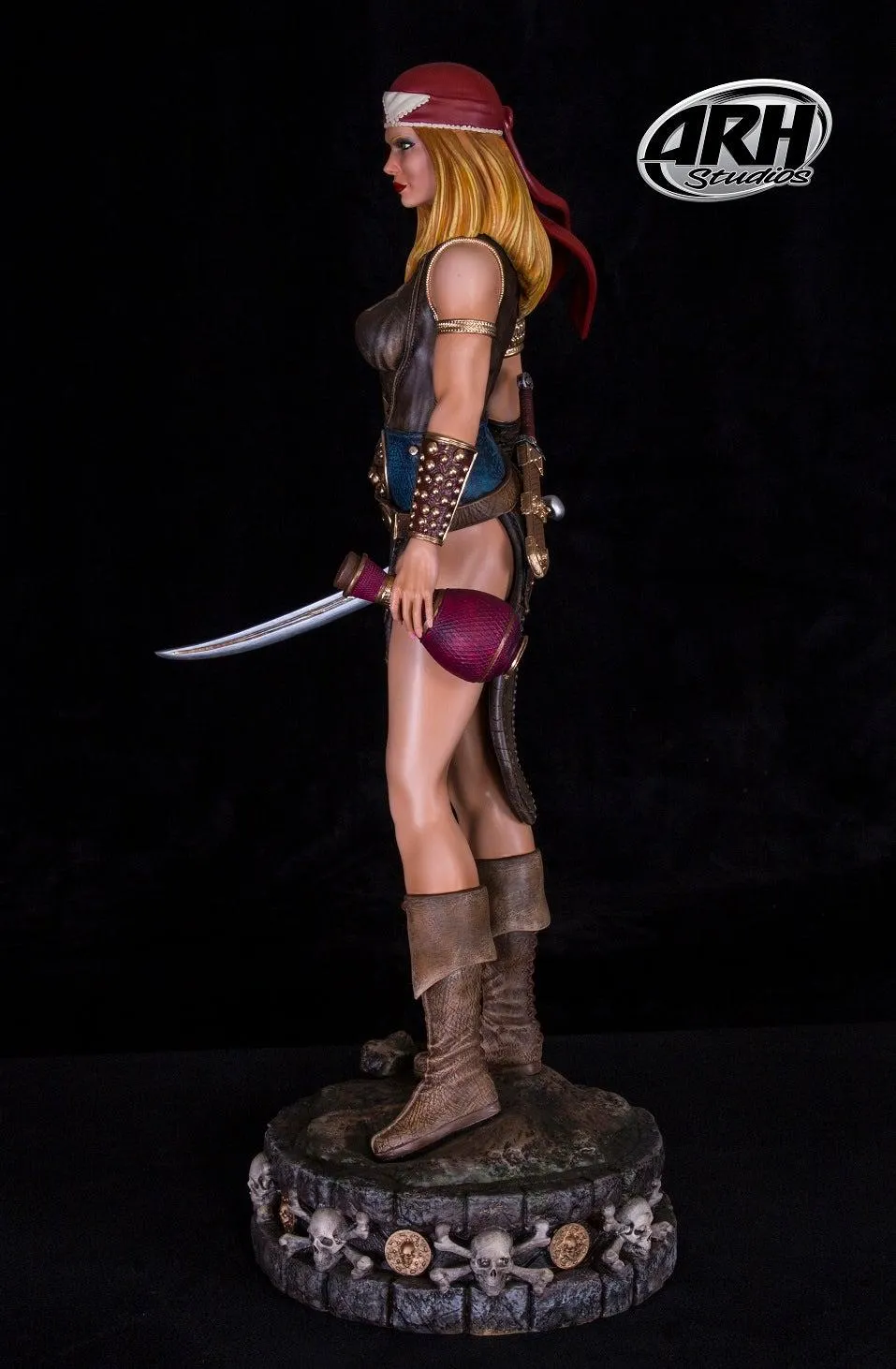 Arhian Pirate Exclusive 1/4 Scale Statue