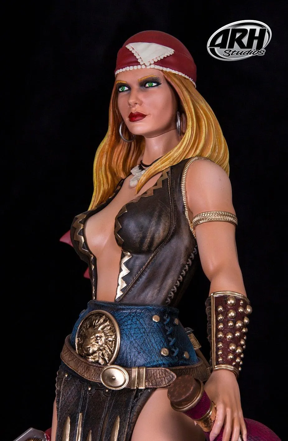 Arhian Pirate Exclusive 1/4 Scale Statue