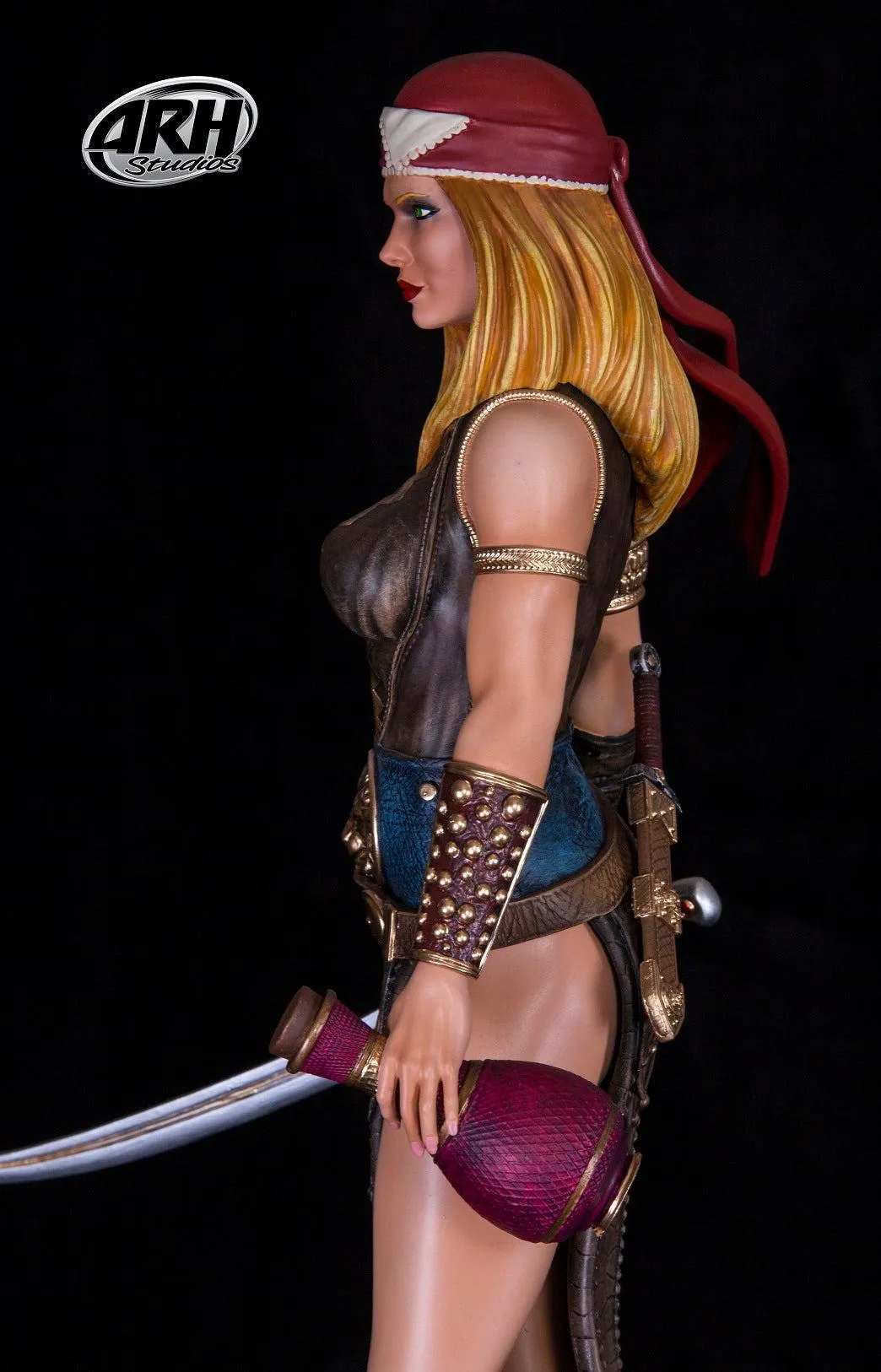 Arhian Pirate Exclusive 1/4 Scale Statue