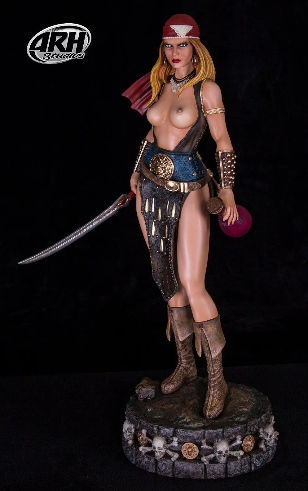 Arhian Pirate Exclusive 1/4 Scale Statue