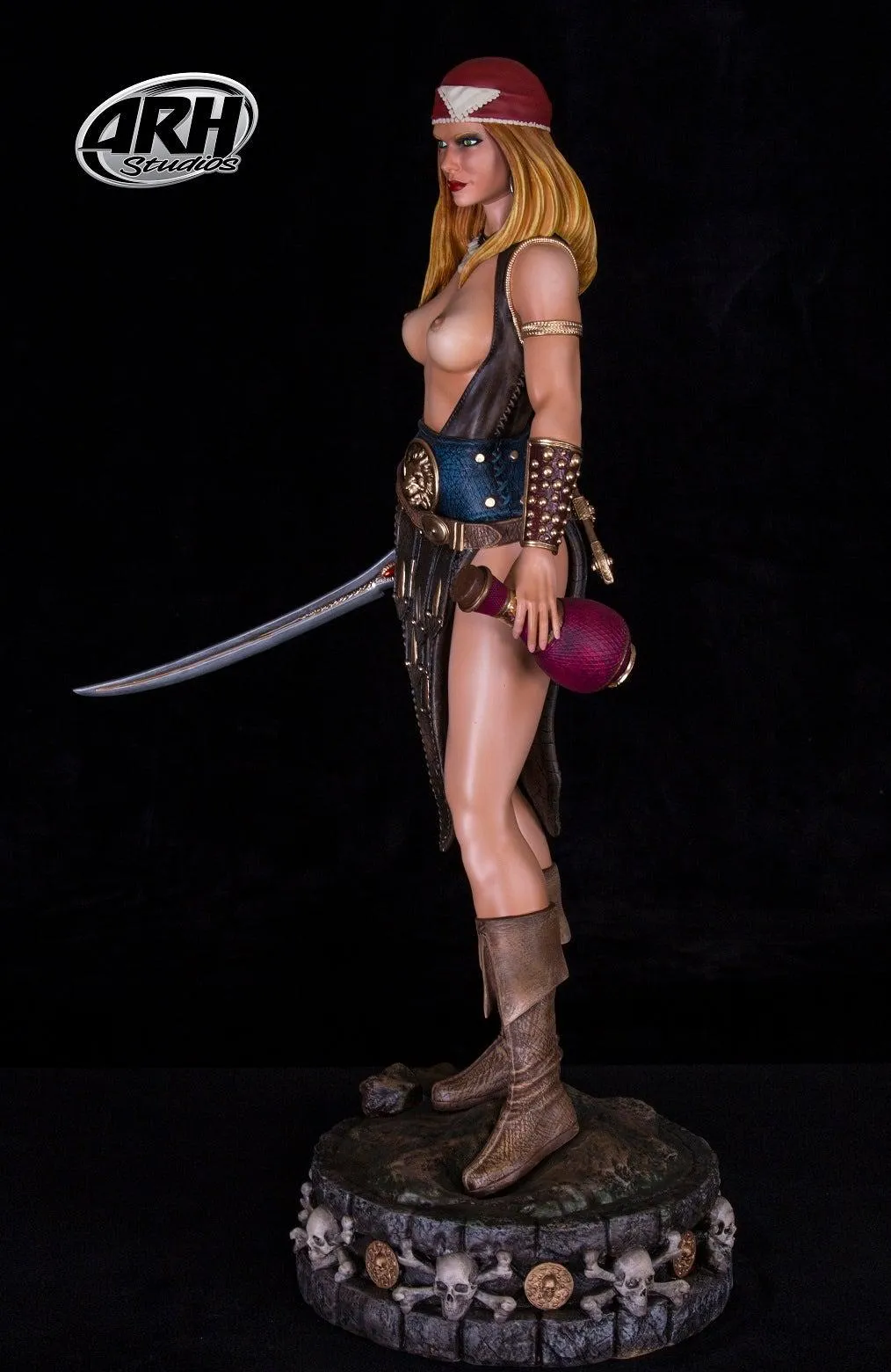 Arhian Pirate Exclusive 1/4 Scale Statue