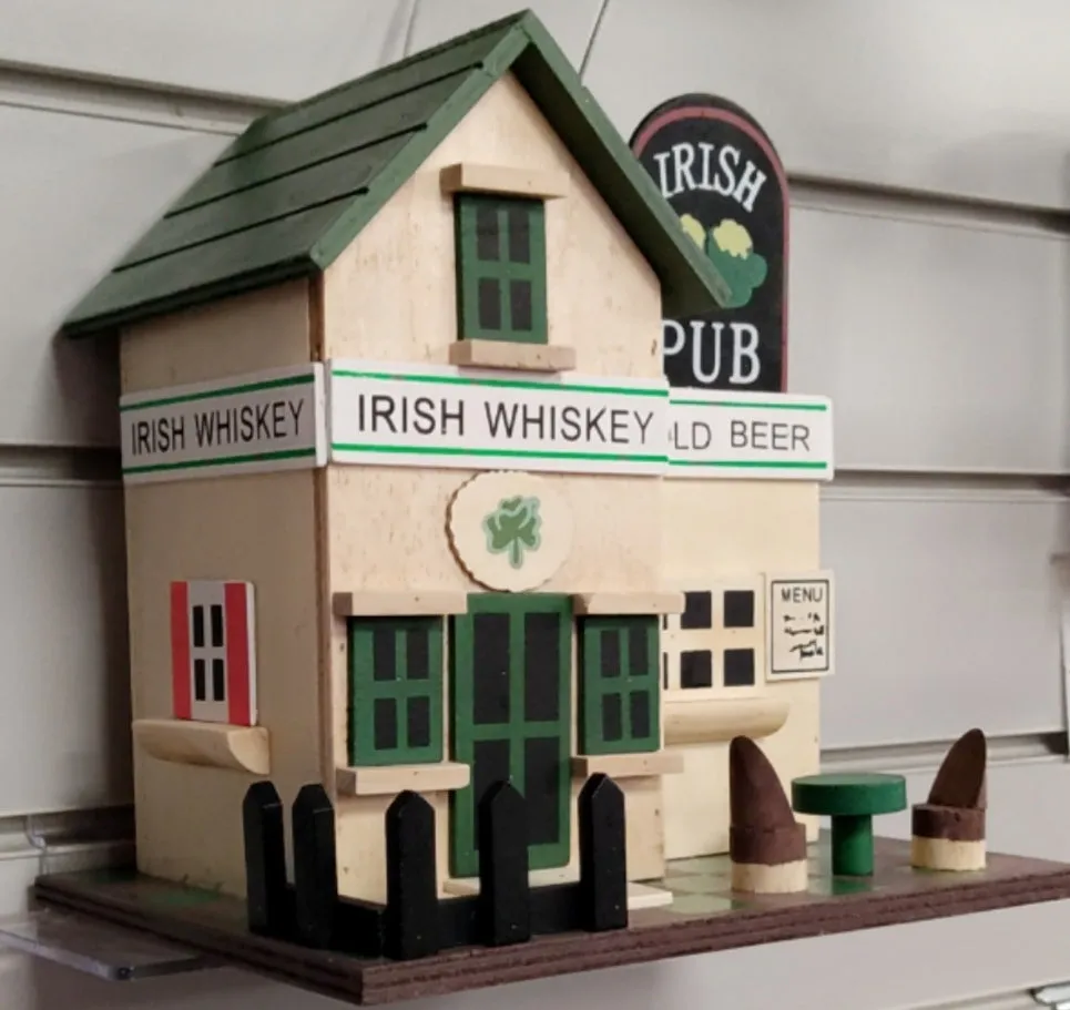 BIRD FEEDER - IRISH PUB STYLE