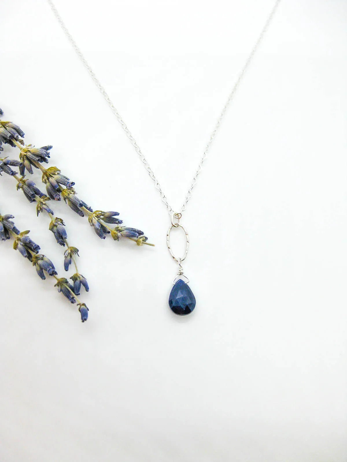 Chrysanthe: Sapphire Necklace - n531