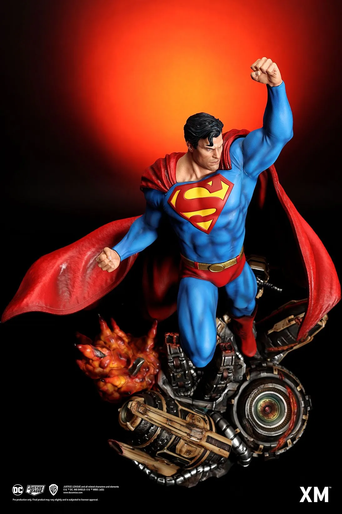 Classic Superman (Version A) 1/4 Scale Statue