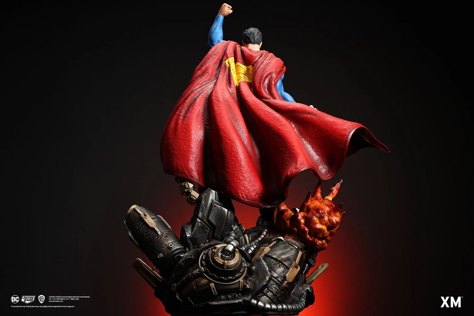 Classic Superman (Version A) 1/4 Scale Statue