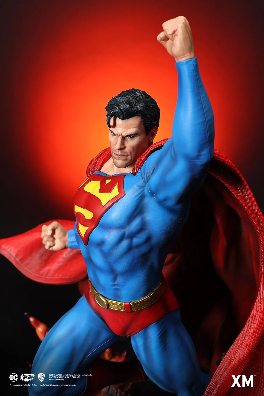 Classic Superman (Version A) 1/4 Scale Statue