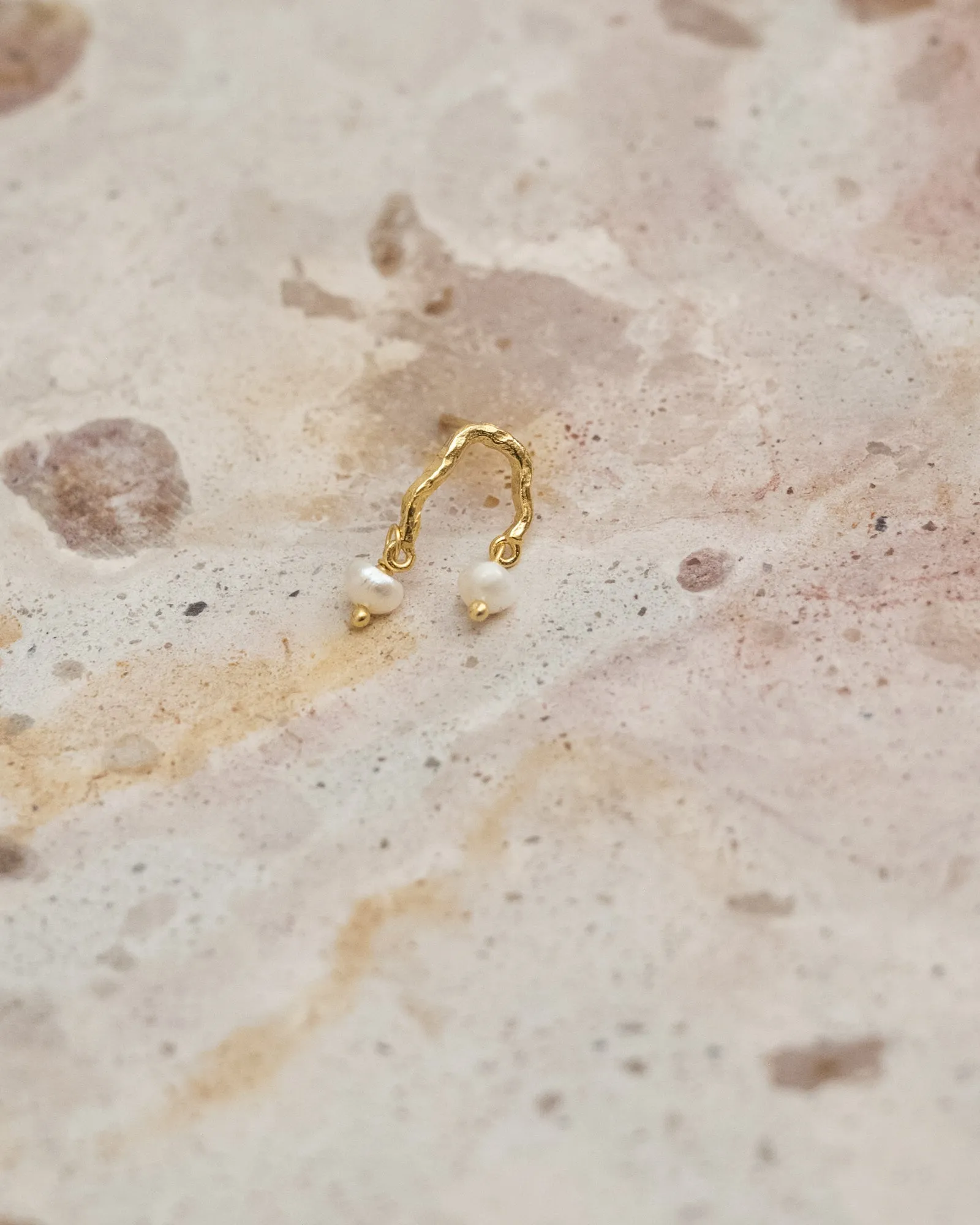 Earring Stud Arch Pearl Gold