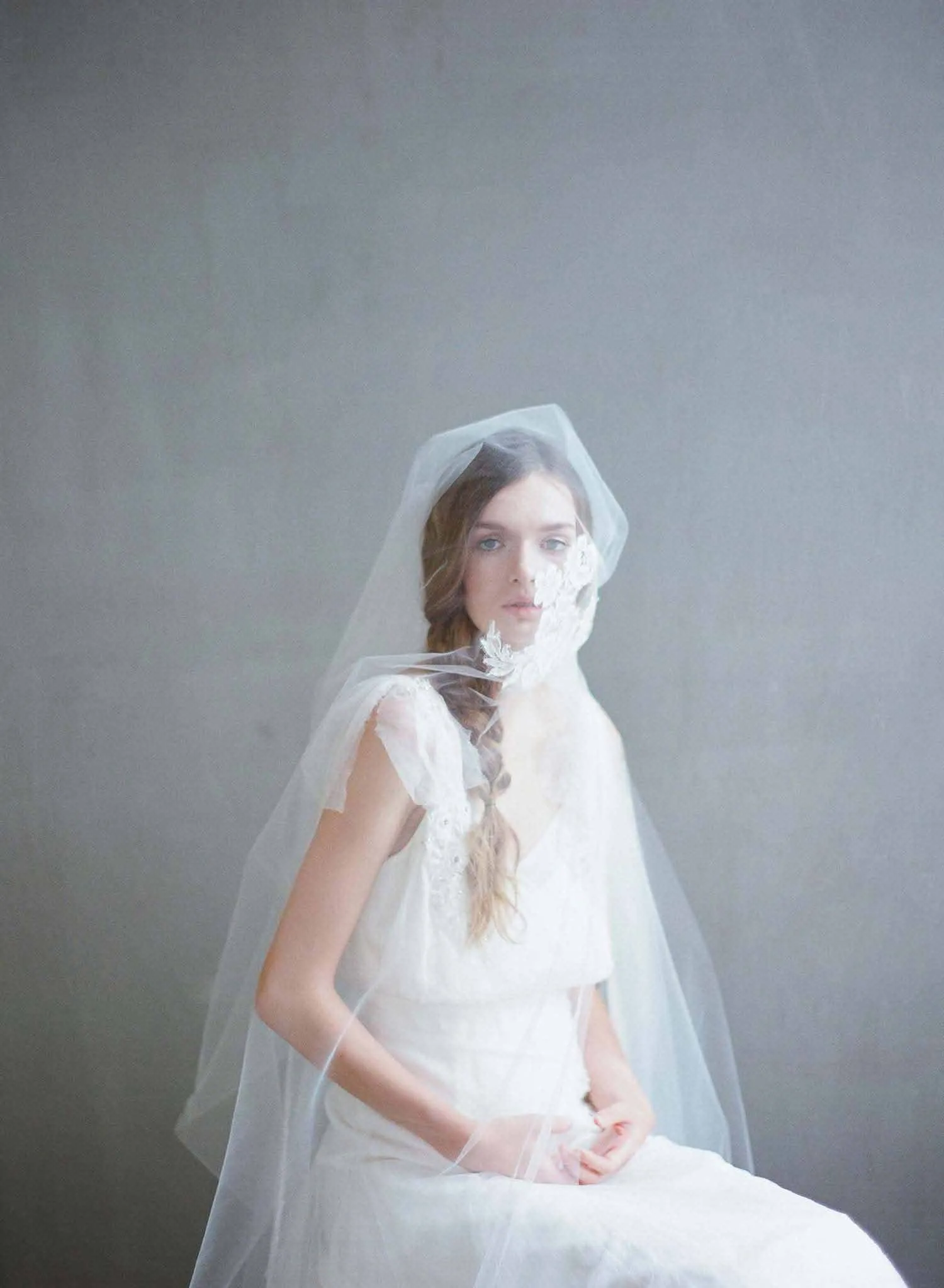 Floating lace circle veil - Style #710