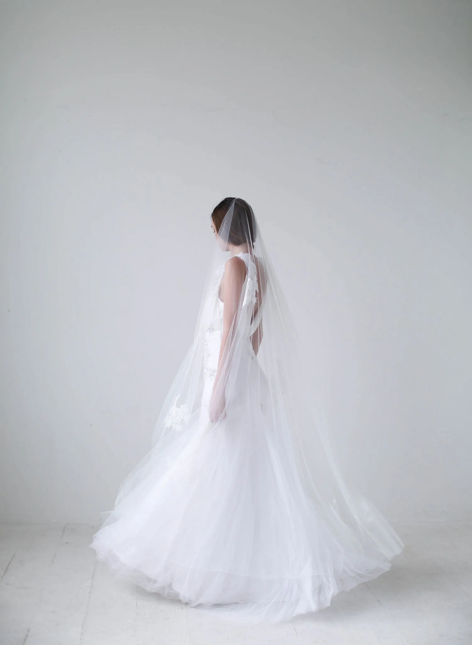 Floating lace circle veil - Style #710