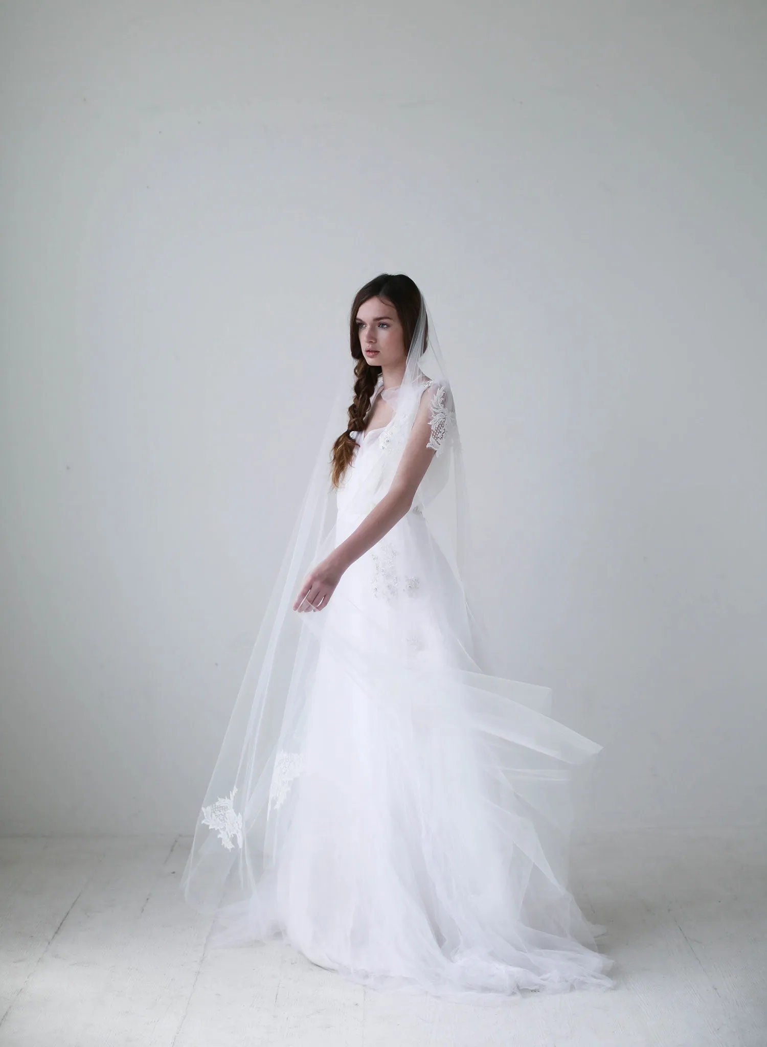 Floating lace circle veil - Style #710