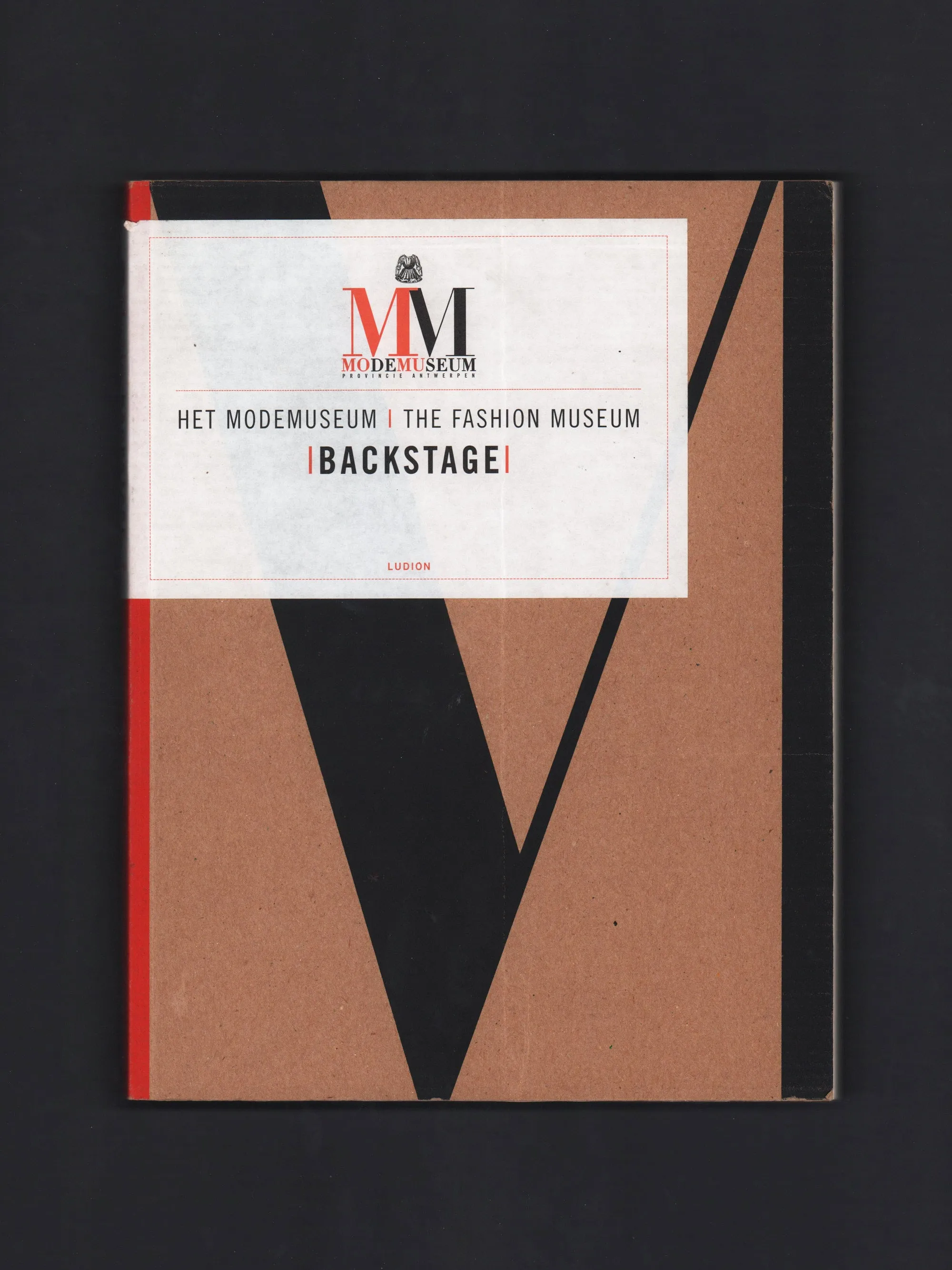 Het Modemuseum / The Fashion Museum Backstage [2002]