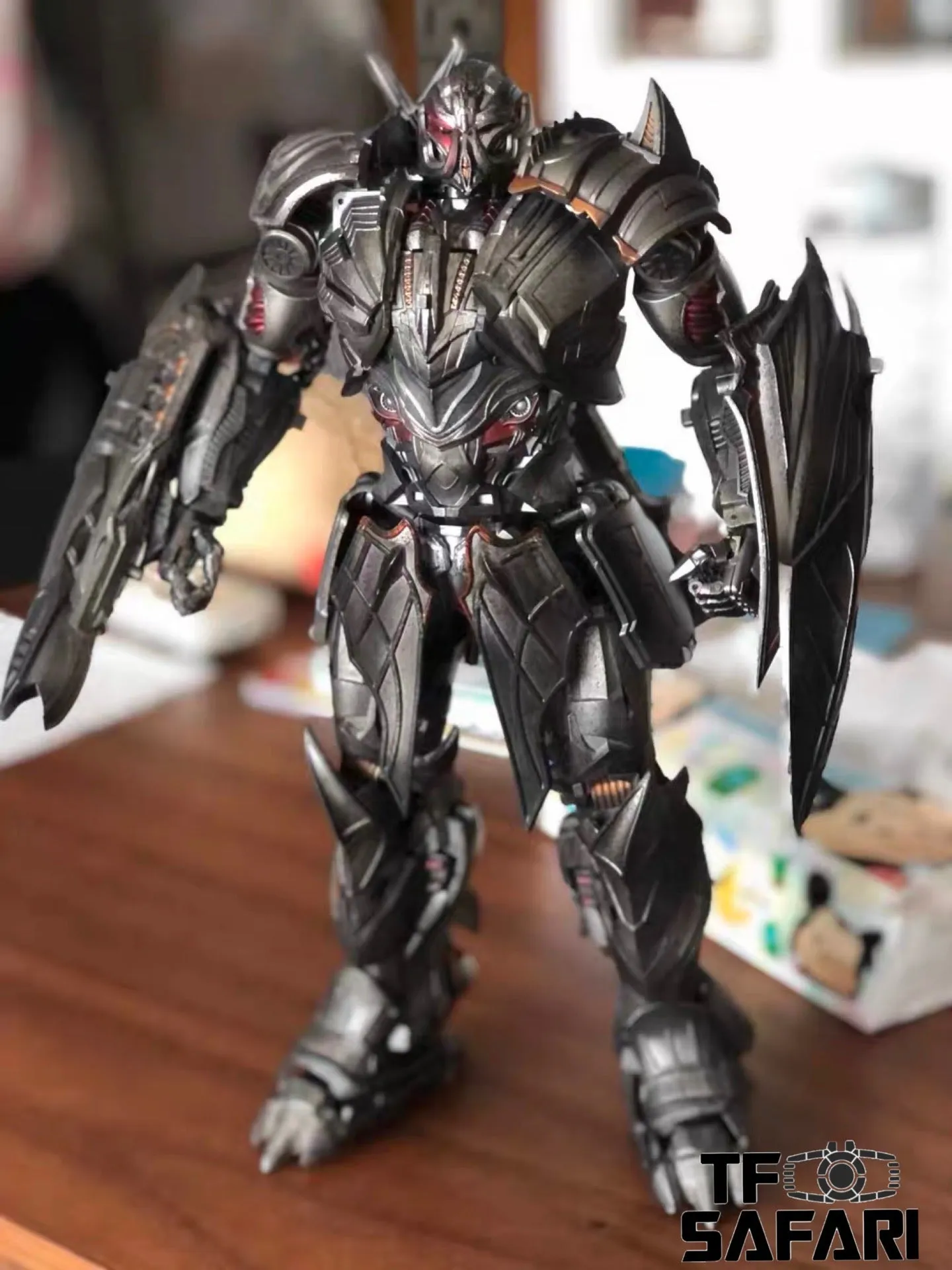 Legendary Toys 4th Party BS-02S BS02S KO UT Ragoon (AOE / TLK Megatron) Battle Damaged Version 32cm / 12"