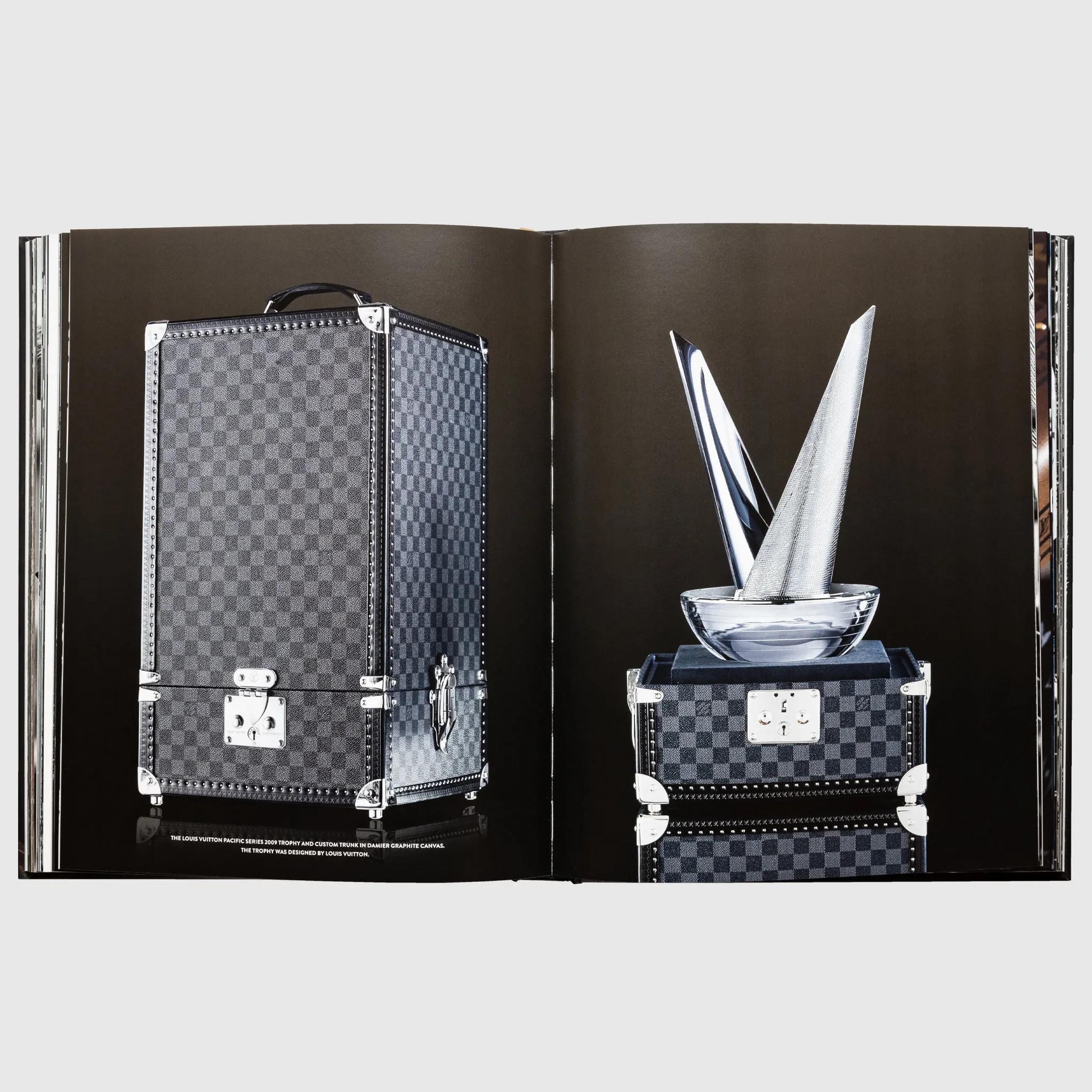 LOUIS VUITTON: TROPHY TRUNKS