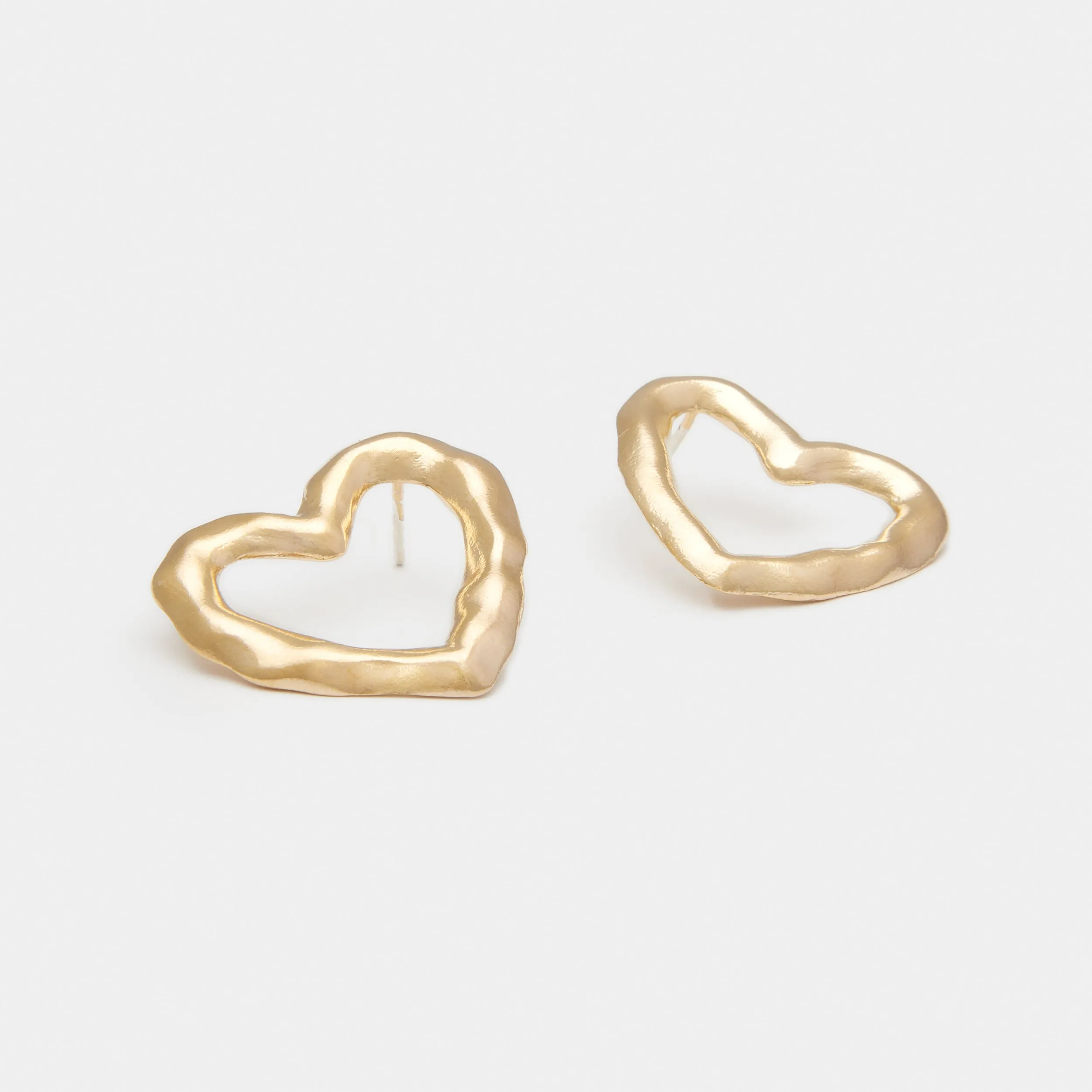 Lulu Heart Earrings in Gold