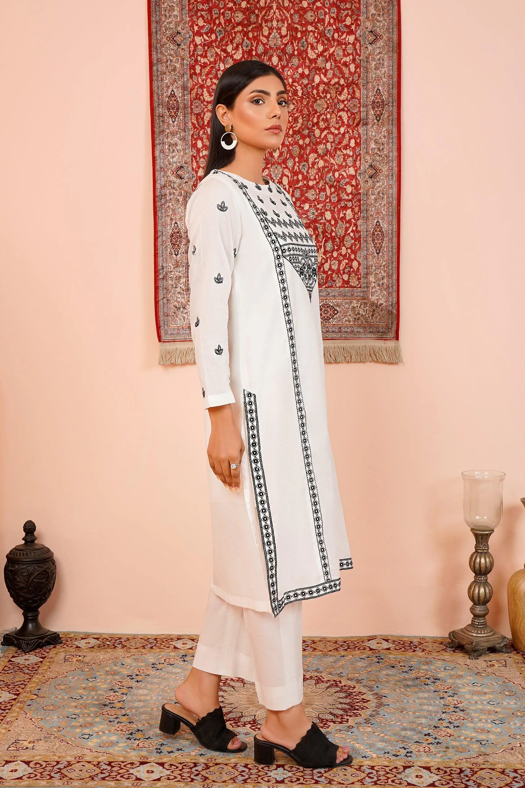 NEUTRALS EMBROIDERED KE-230592