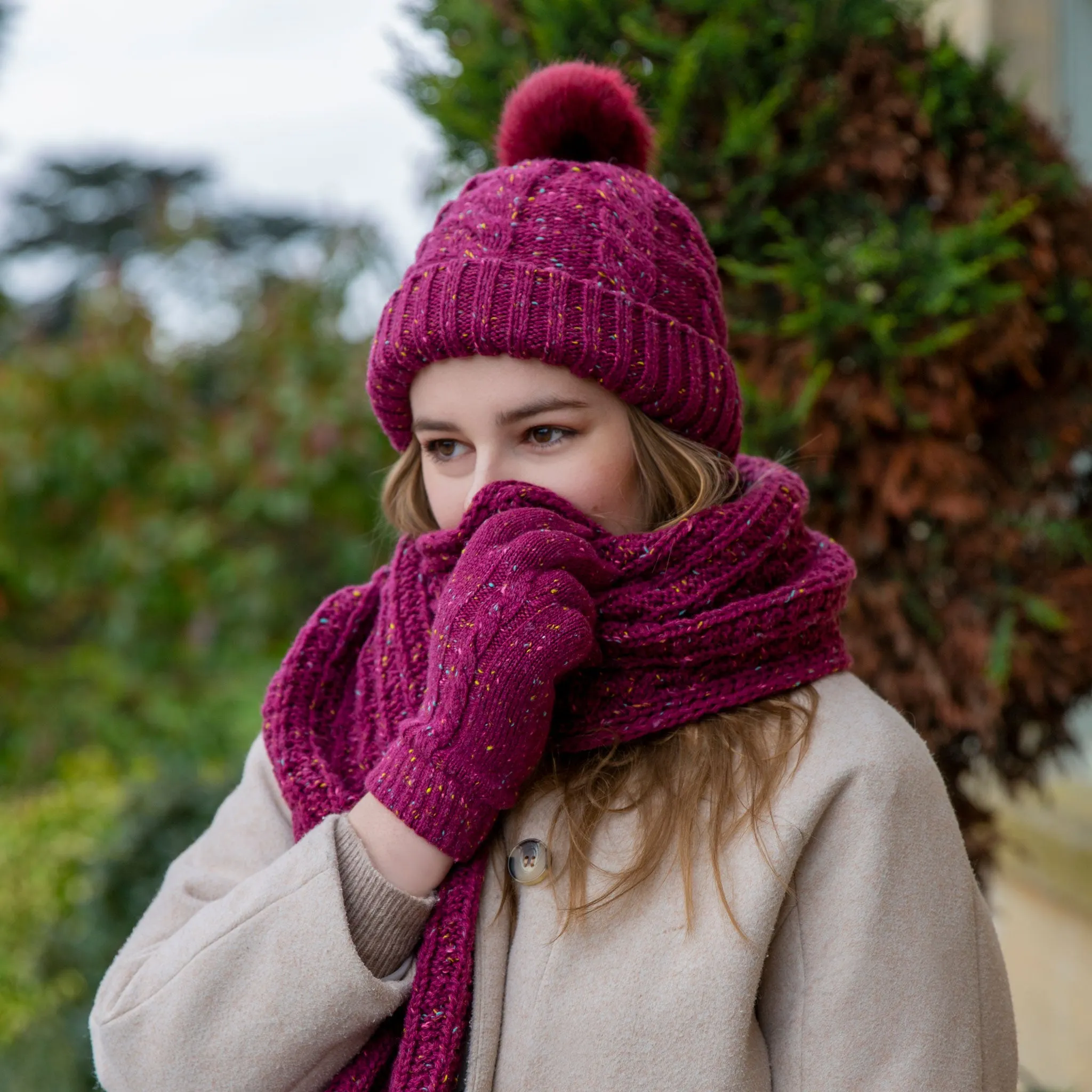 Women's Cable Knit Bobble Hat