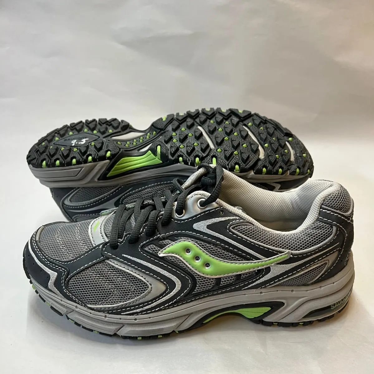 Women's Saucony •Ridge TR-Original• Trail Running Shoe - Gray/Green- Size 9.5M Preowned